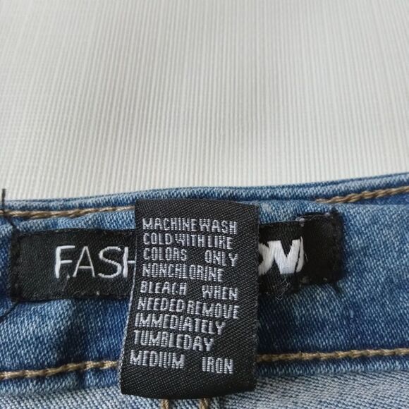 Fashion Nova Women's 1X Blue Medium Denim Wash Distressed Plus Size Skinny Jeans - Picture 4 of 12